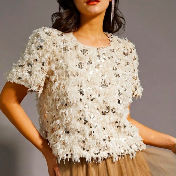 Amelia’s Boutique Cream Sequin & Feather Short Sleeve Crew Neck Top, size M - Picture 1 of 11